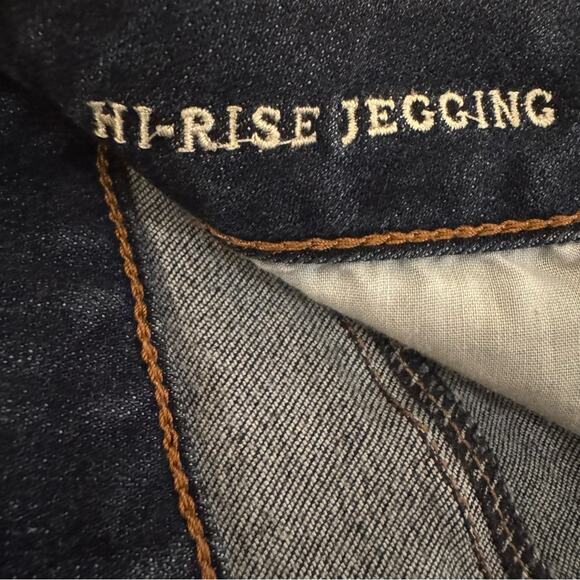 American Eagle dark wash high-rise jeggings size 2
b45 - Picture 4 of 6